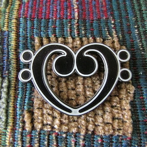 D Bass Clef Heart I Love EDM Rave Dubstep Bass Music DJ Enamel Lapel Hat Pin