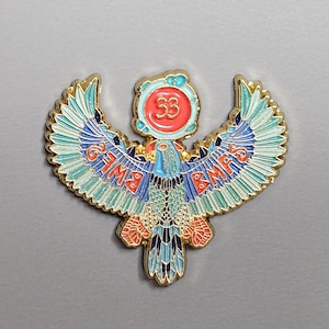 BMFS Pyramid Country Egyptian Eagle Falcon Wings 33 Gold Tone Metal Enamel Lapel Hat Pin