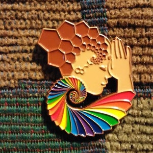 Official Light Child Project Molecule Sacred G Geometry ROYGBIV Bass Goddess Lapel Hat Pin