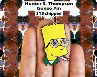 Pin de solapa esmaltado con dibujo animado de Miedo y asco en Las Vegas de Hunter S. Thompson