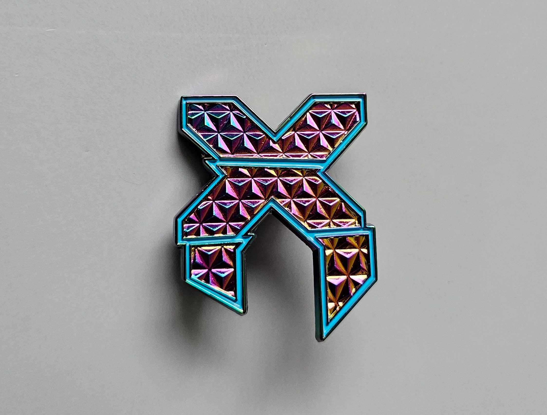 DJ Dubstep Bass Music Riddim Blue 3D Rainbow Anodized Metal Lapel Hat Pin