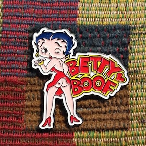 È gratis se ti limiti a fare il Betty Boof It EDM Festival Lapel Hat Pin