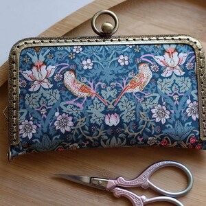 Needle Case Sewing Cross Stitch Organizer Metal Frame Clasp Embroidery Keeper Sewing Travel Kit