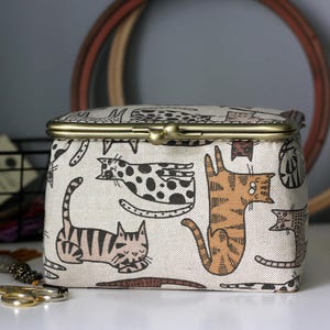 Cross Stitch Box Case Sewing Spool Storage Cats Travel Needle Holder Basket Quilting Scissors Keeper Craft Organizer Pouch Project Bag