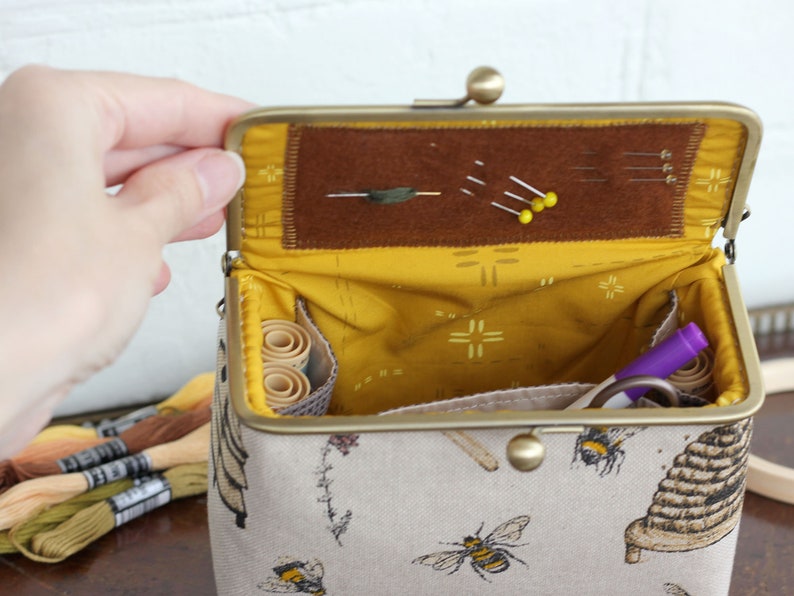 Bee Sewing Box Needlework Case Cross Stitch Embroidery Storage Travel Punch Needle Tools Holder Quilter Scissors Pouch Craft Organizer 画像 3