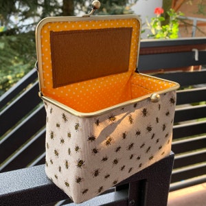 Bee Sewing Box Needlework Case Cross Stitch Embroidery Storage Travel Punch Needle Tools Holder Quilter Scissors Pouch Craft Organizer Small bees