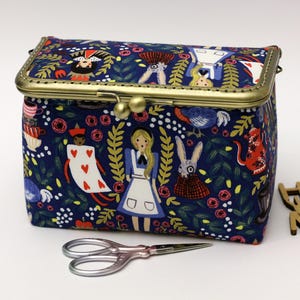 Bolsa para proyectos de punto de cruz Alice, organizador de bordado, herramientas de costura, regalo para costureras, estuche de almacenamiento de costura