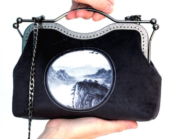 Bolso de mano de terciopelo para noche: Marco con estampado de paisaje japonés en negro y gris con cierre.