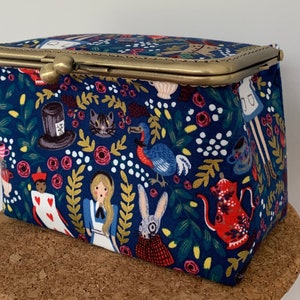 Cross stitch Box Case Sewing Spool Storage Alice Travel Needle Holder Basket Quilting Scissors Keeper Craft Organizer Pouch Project Bag