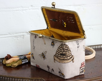 Bee Needlework Box Sewing Tool Organizer Frame Clasp