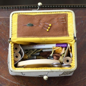 Bee Sewing Box Needlework Case Cross Stitch Embroidery Storage Travel Punch Needle Tools Holder Quilter Scissors Pouch Craft Organizer 画像 4