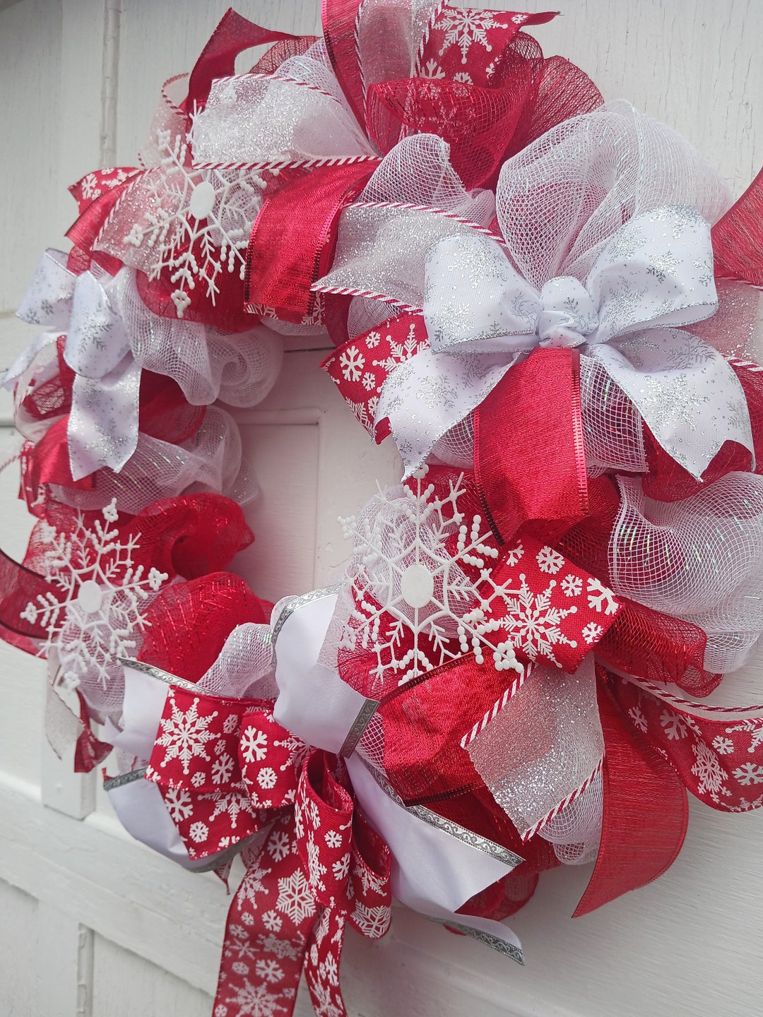 Red and White Christmas Wreath Large Holiday Door Decoration Etsy