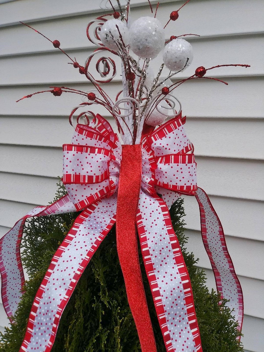 Red and White Tree Topper for Christmas Tree, Holiday Decoration, Wired