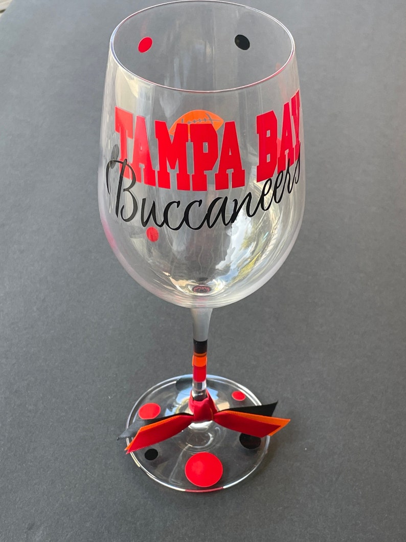 Tampa Bay Buccaneers Wine, Buccaneers Beer, Sports, Glassware, Tampa Bay Football, Fun Glassware Wine Glass