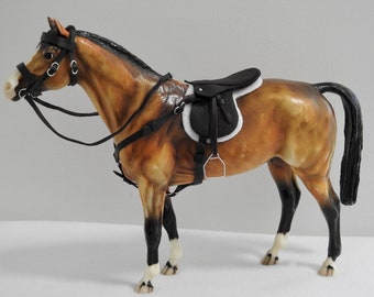 Saddle and bridle set for 1:9 Traditional Breyer horse NOT included