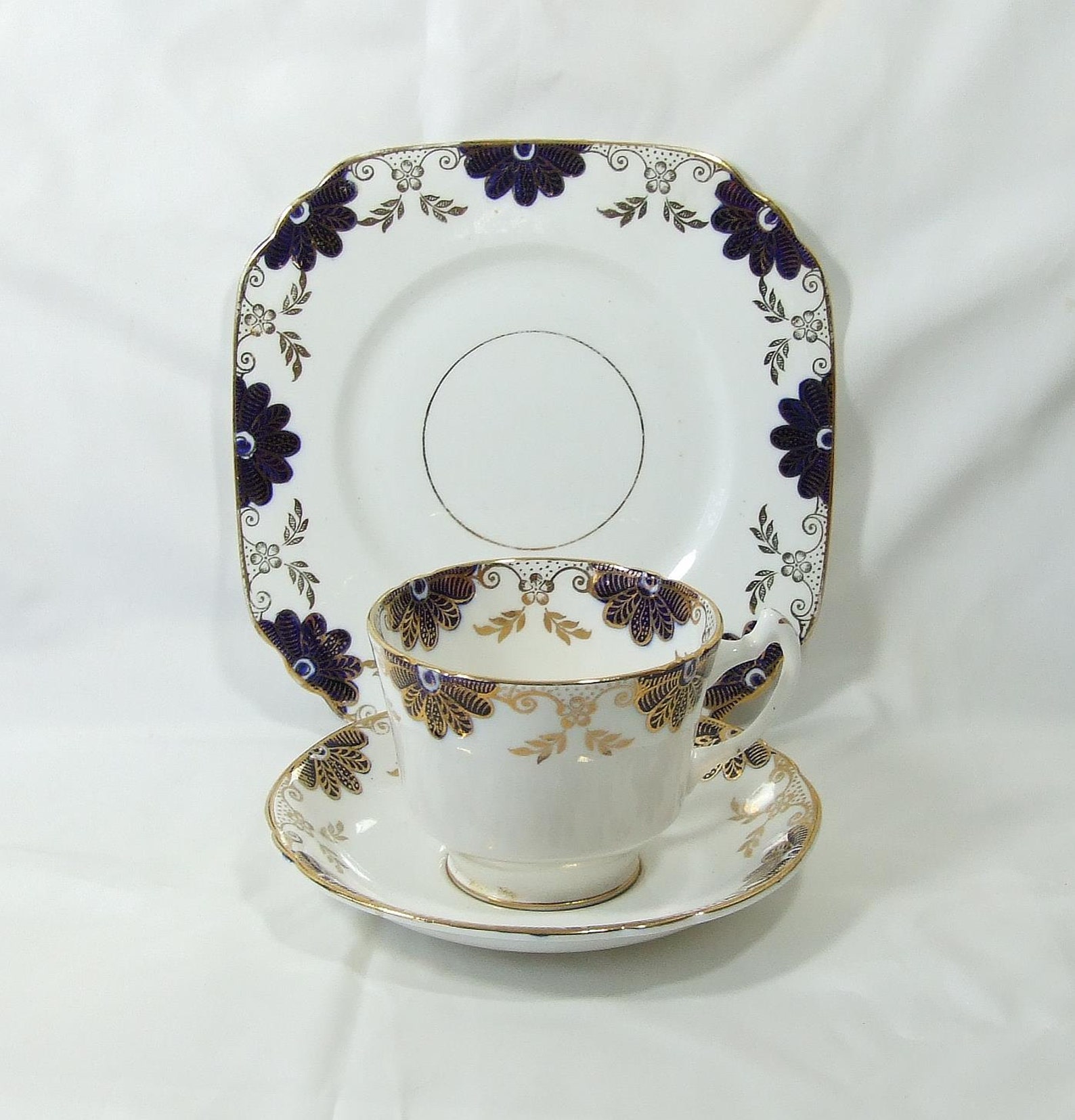 Attractive Art Deco Style Bone China Teapot In The "ritzy" Design