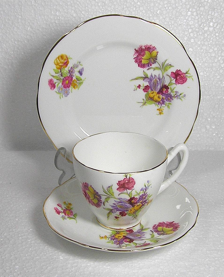 Hamilton Fine Bone China Floral Pattern Trio Cup Soucoupe et Sideplate