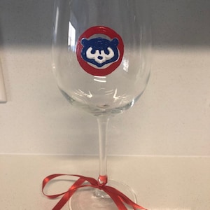 Chicago Cubs Cubbie Bear 18 oz wine glass