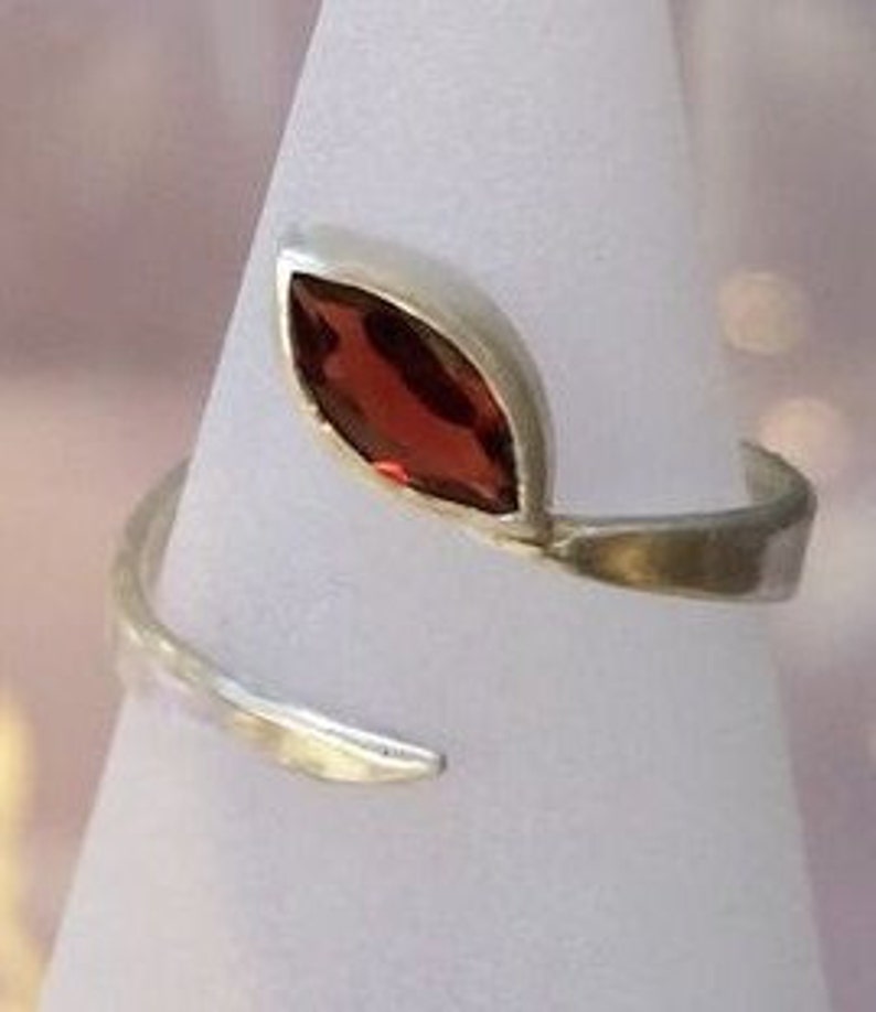 Silber Ring mit Granat Bild 2