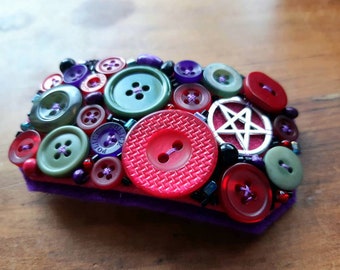 Witchy hair clip - pentacle, buttons and beads.