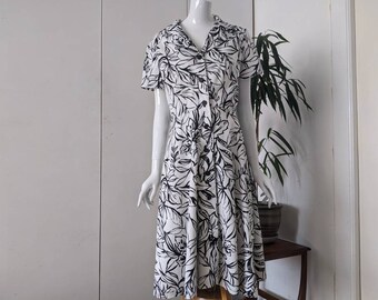 Vintage 90s Dress/Black and white Abstract Print/Button down Dress/Summer Dress/Women's clothing/Vintage Clothing/90s Clothes