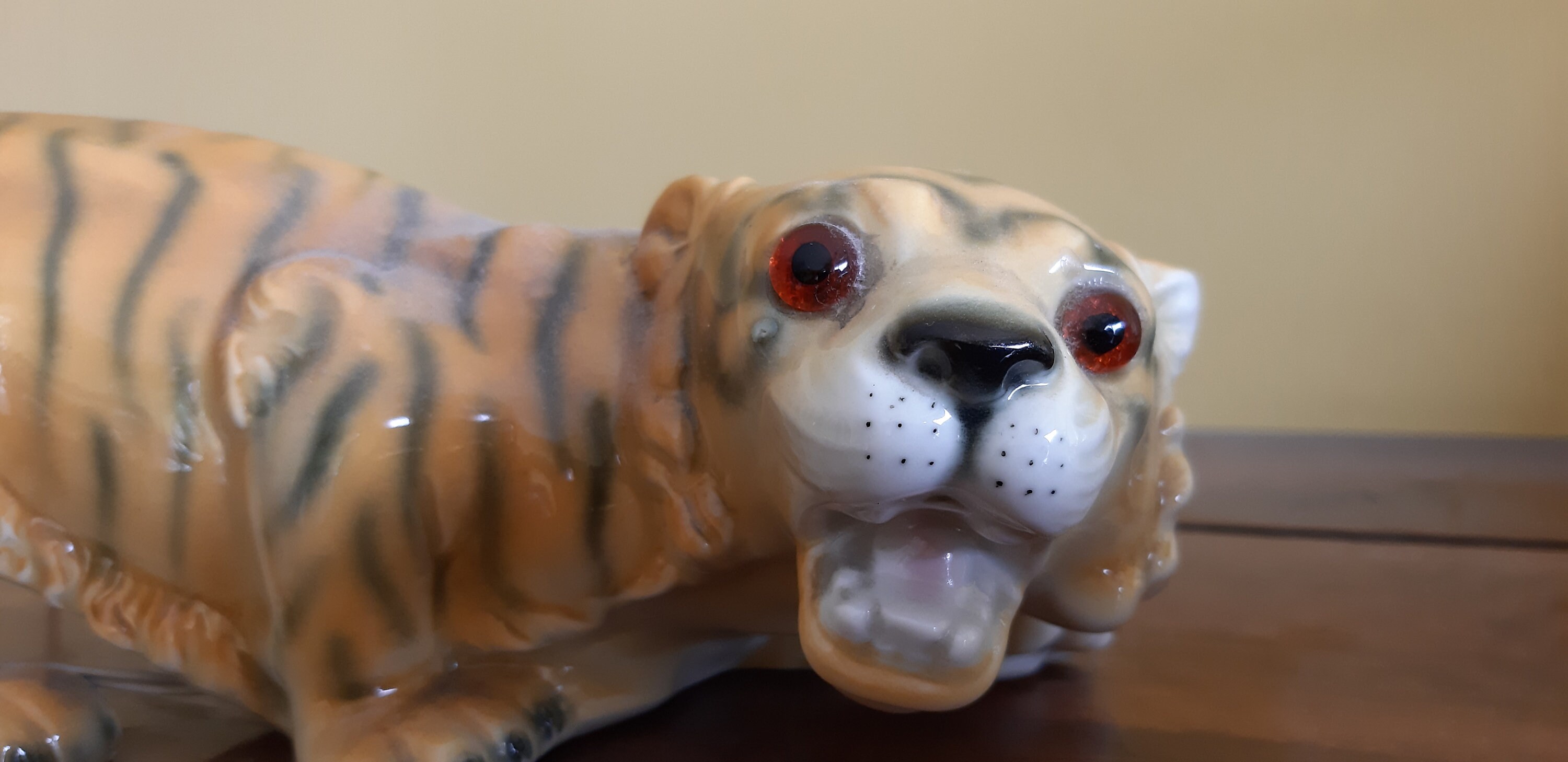 Tigershaped porcelain night lamp vintage porcelain tiger Etsy