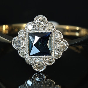 Vintage art-deco diamanten ring met saffier: 18 kt goud en platina, maat US 9,25