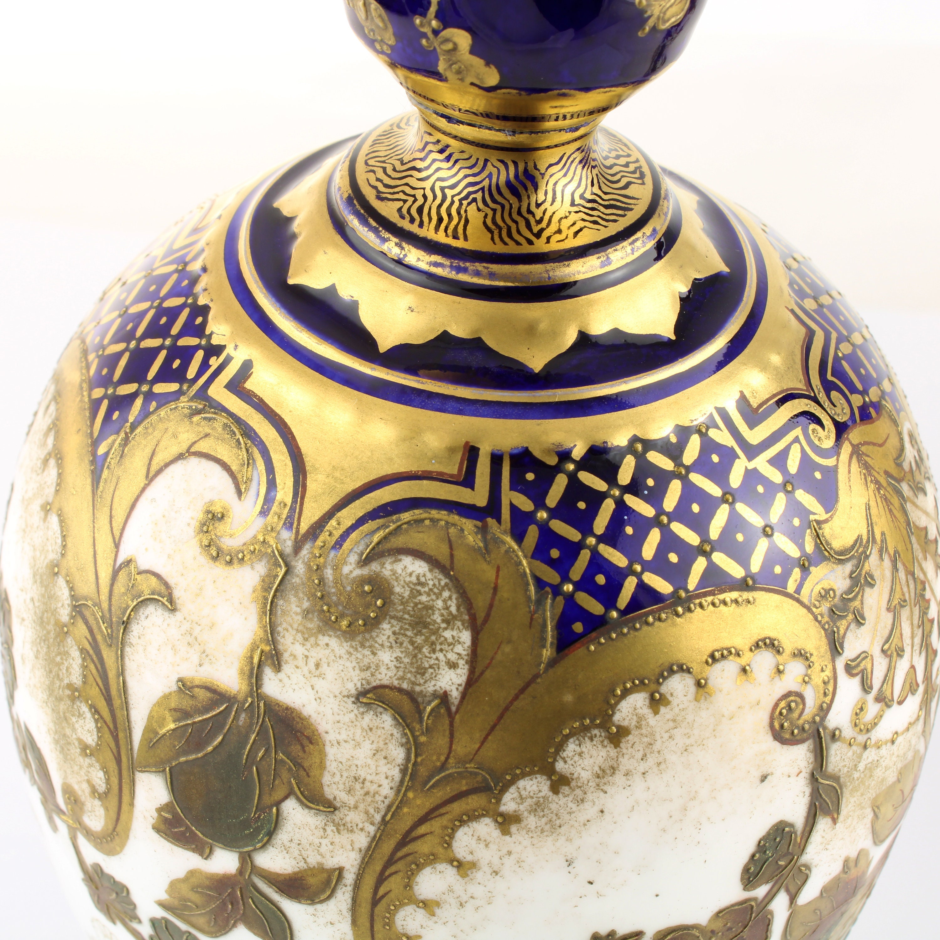 アンティーク ロイヤル クラウン ダービー 磁器花瓶：手描きのゴールド