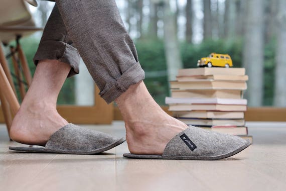 mens felt slippers