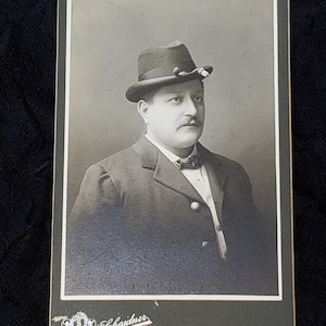 Fotografía antigua, foto de un hombre con sombrero, tarjeta de gabinete, fotos victorianas originales, decoración de vestidor masculino, fotografía en blanco y negro
