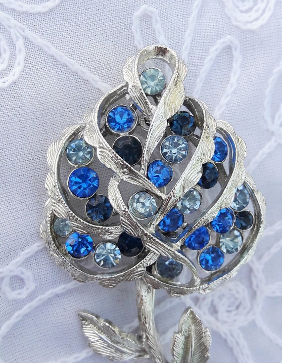 Vintage Coro Brooch, Flower Blue Rhinestones Pin,… - image 3