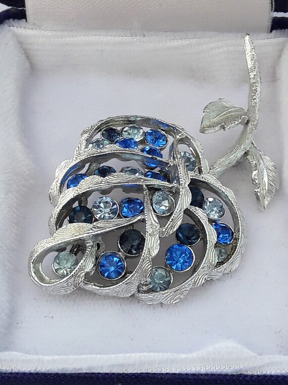 Vintage Coro Brooch, Flower Blue Rhinestones Pin,… - image 7
