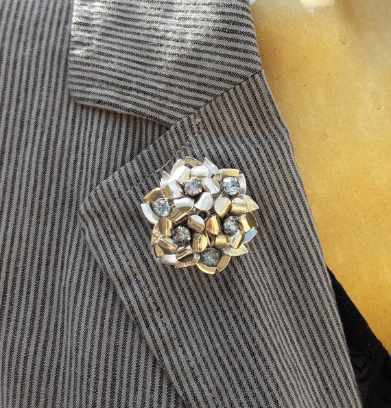 Vintage Coro Brooch, Modernist Flower Lapel Pin, … - image 2