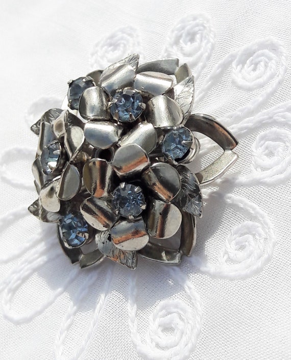 Vintage Coro Brooch, Modernist Flower Lapel Pin, … - image 4