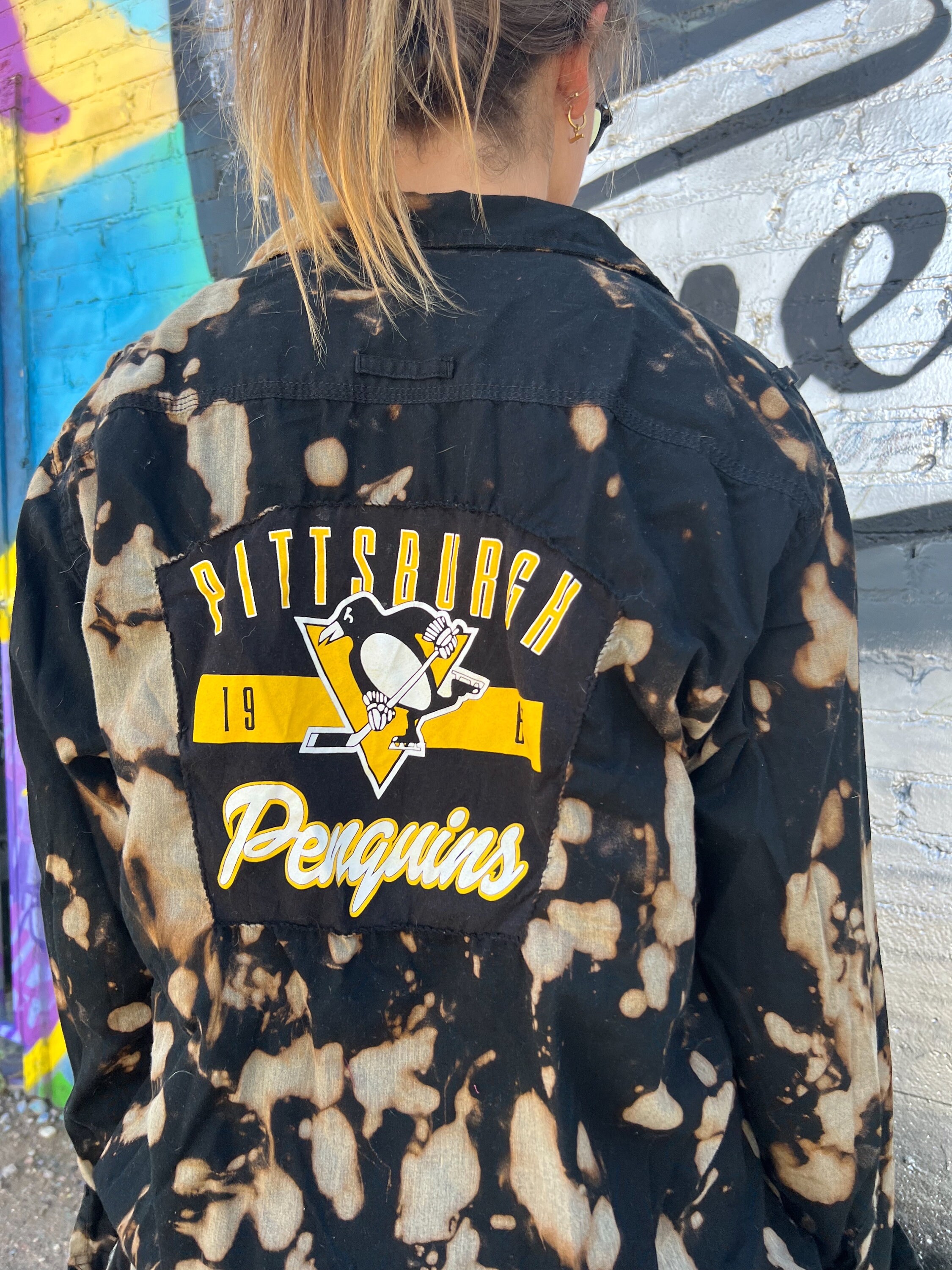 Majestic Pittsburgh Penguins Women's Black Vintage Hip Check Lacer Long  Sleeve T-Shirt
