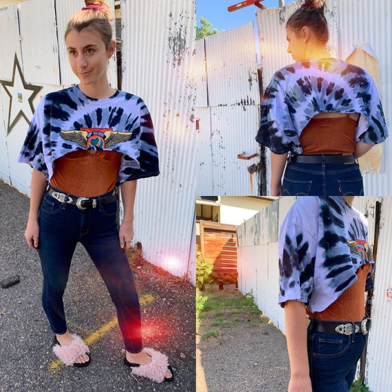 Tie dye hotsell crop top outfit