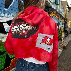 tampa bay buccaneers, tampa bay buccaneers hoodie, tampa bay buccaneers sweatshirt, tampa bay buccaneers crop top, tampa bay gear, go bucks