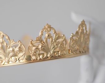 ISABELA: Gold Crown