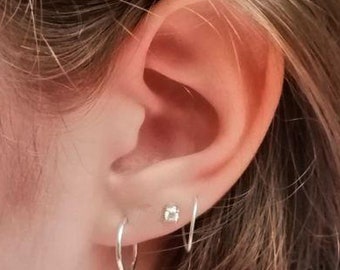 Diamond Stud Earrings, 18Kt solid Gold Earrings, round white Diamond posts, Real Diamond piercing Earrings 0.10 Cts