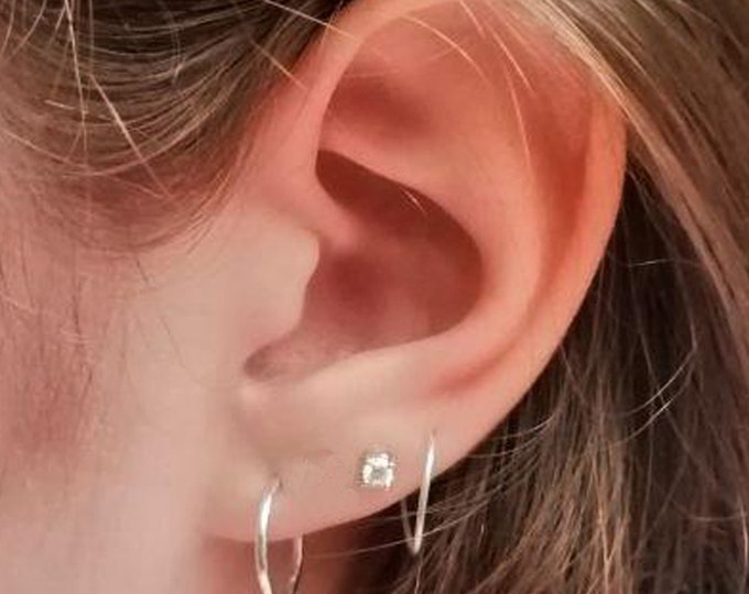 Diamond Stud Earrings, 18Kt solid Gold Earrings, round white Diamond posts, Real Diamond piercing Earrings 0.10 Cts