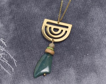 Long gold necklace with green agate, minimalist modern dainty necklace art deco, jewelry, Emma et moi