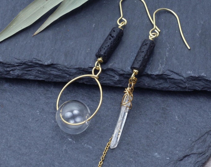 Air bubble and Earth - golden black mismatched earrings, modern dangle drops, rock crystal earrings, Emma et moi jewellery
