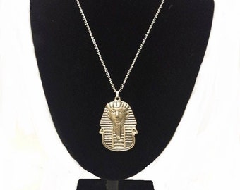 EGYPTIAN PHARAOH TUTANKHAMUN Silver Tone Pendant hung on a 925 Sterling Silver Cable Link Chain Secured at the rear with a Lobster Clasp.