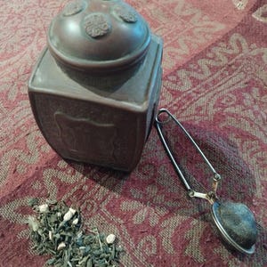antique early 20th century Chinese terracotta tea caddy with lid Yixing stoneware