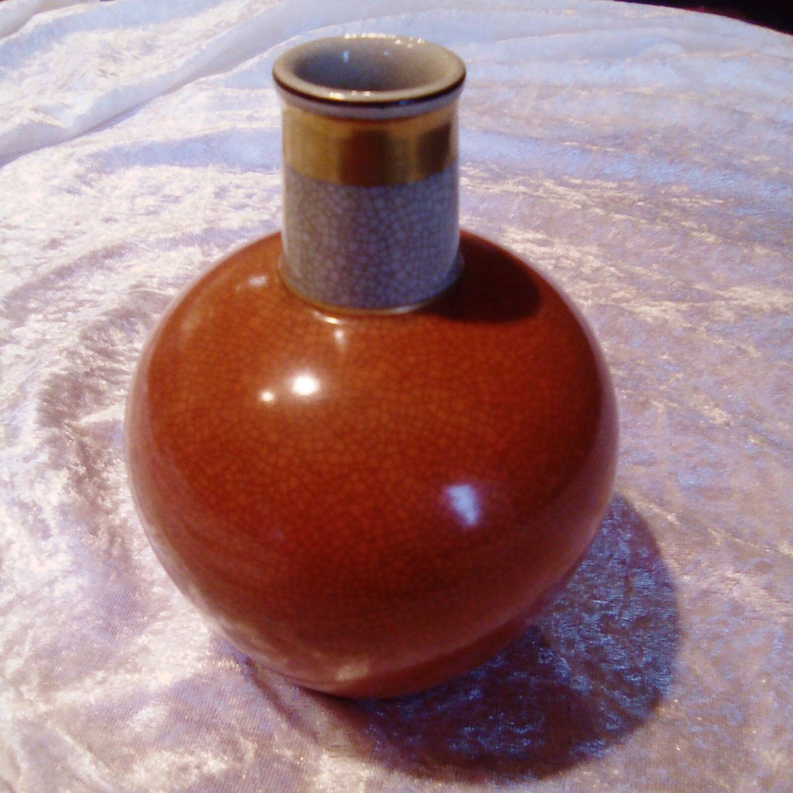 Royal Copenhagen, Danemark, Vase Crépitant Gris et Terre Cuite Vase Porcéalien de Collection Fait à