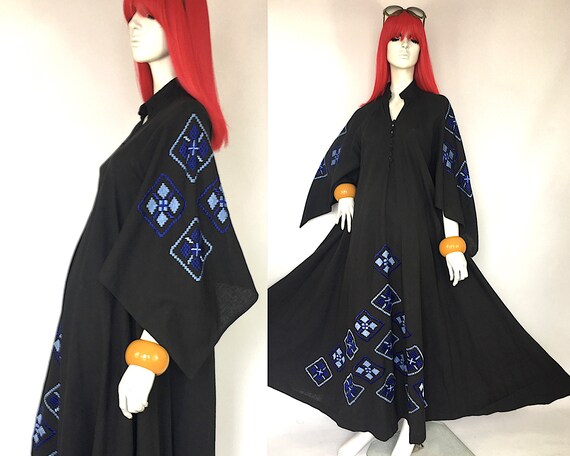 Vintage 1970s Ayesha Davar cotton embroidered Kaft