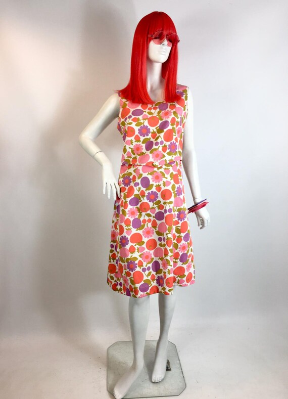 1960s fruit and daisy novelty print shift dress /… - image 7