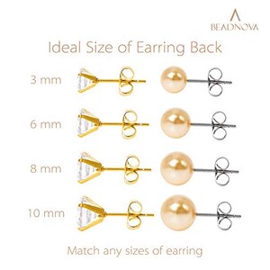Puede incluir: Cuatro pares de cierres para pendientes en diferentes tama&ntilde;os: 3 mm, 6 mm, 8 mm y 10 mm. Cada par incluye un poste dorado con un cristal transparente y un poste plateado con una perla.