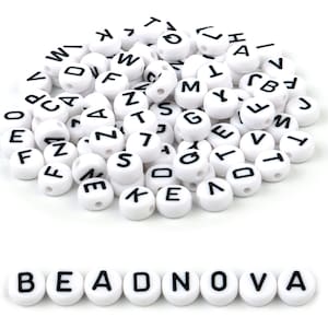 Perline dell'alfabeto, perline rotonde piatte con lettere ABC in acrilico bianco, perline iniziali nere, perline per braccialetti dell'amicizia, pony, colori assortiti dalla A alla Z
