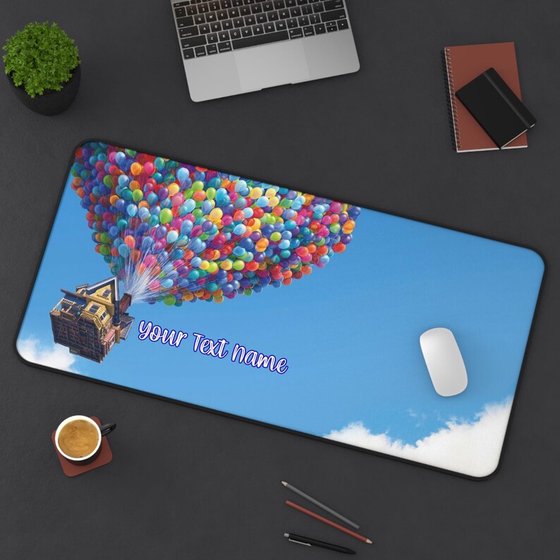Alfombrilla de escritorio de la película Disney UP, divertida alfombrilla para juegos, decoración de oficina personalizada, regalo de aventura, alfombrilla de ratón XL con diseño de casa de globos para ordenador imagen 7